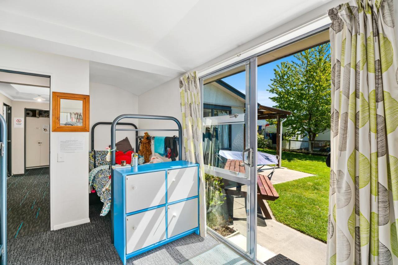 Mountain View Backpackers Hostel Wanaka Exterior photo