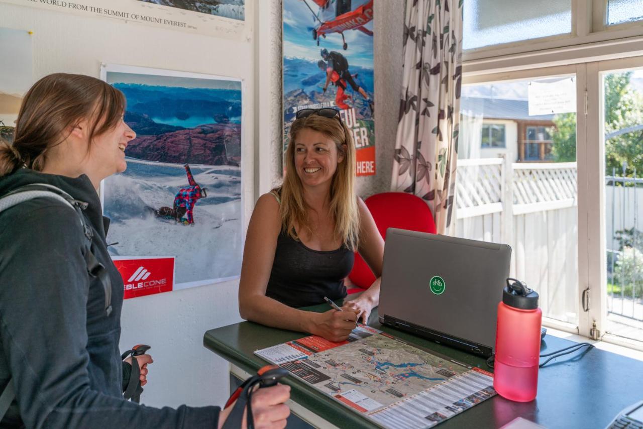 Mountain View Backpackers Hostel Wanaka Exterior photo
